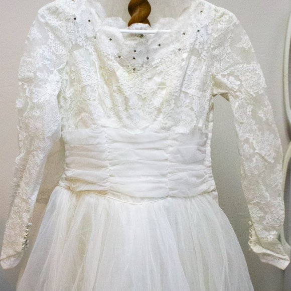 Vintage Custom Wedding Dress With Veil - Picture 2 of 2